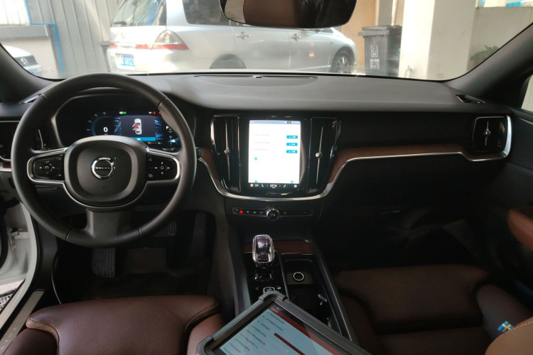 沃尔沃V60 2024款 B5 智远豪华版中控内饰7002