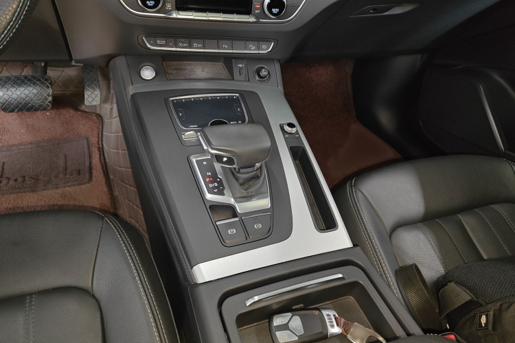 奥迪Q5L 2020款 改款 40 TFSI 荣享时尚型局部细节18