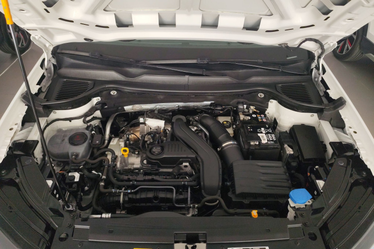 大众 途岳 2024款 300TSI 两驱月尊版机舱底盘24