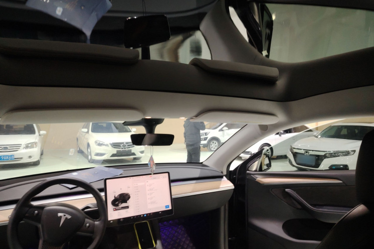特斯拉 Model Y 2022款 后轮驱动版中控内饰22