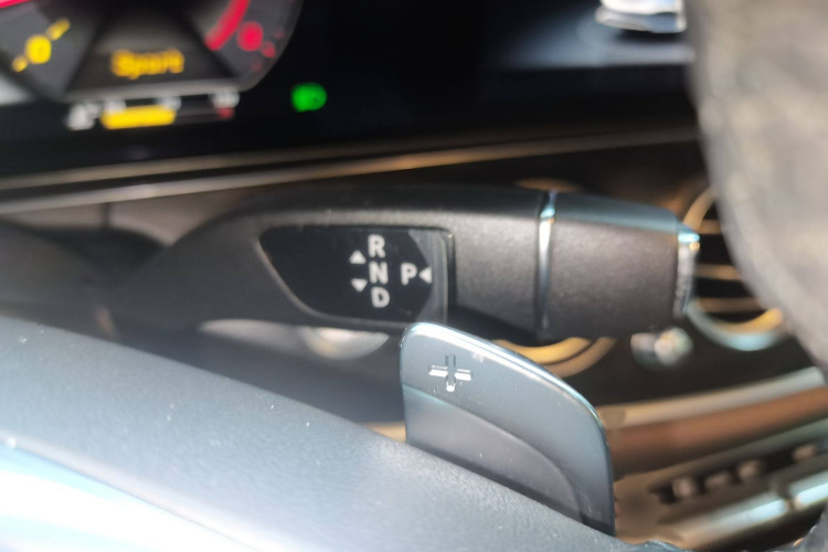 奔驰E级 2018款 改款 E 200 L 运动型局部细节18