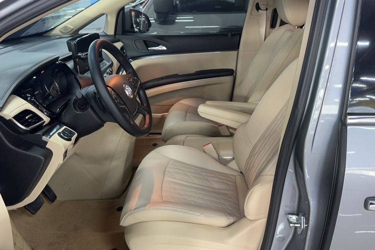 别克GL8 2023款 陆上公务舱 智慧尊贵型局部细节19