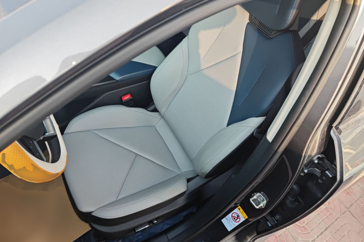 长安UNI-V 智电iDD 2023款  智电iDD 1.5T 113km智趣型（飞快版）中控内饰19