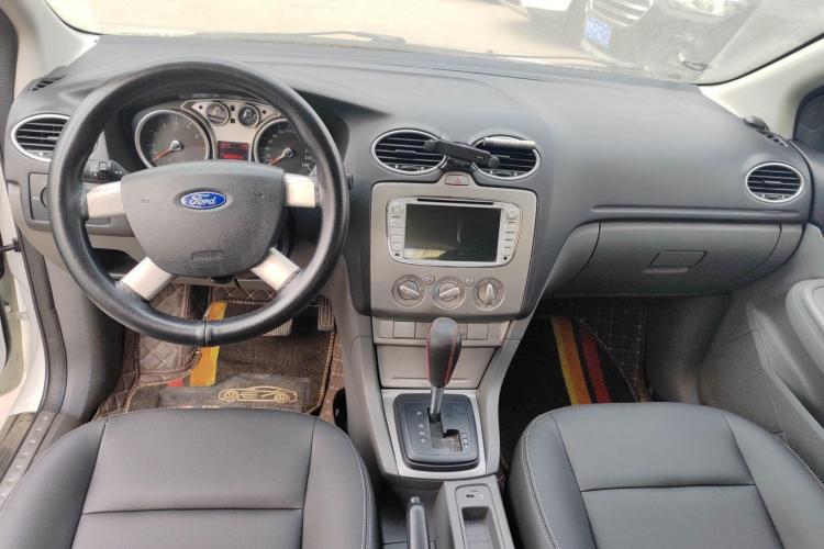 福特 福克斯 2013款 两厢经典 1.8L 自动基本型中控内饰7003