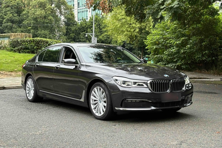 宝马7系 2016款 740Li 领先型车身外观6002