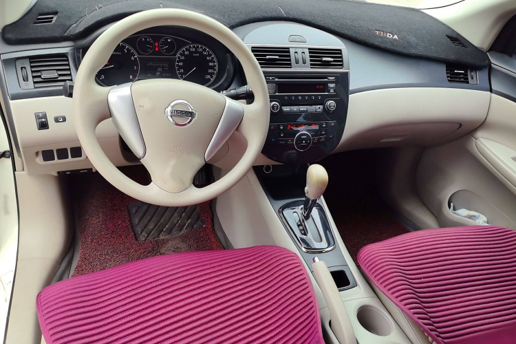 日产 骐达TIIDA 2011款 1.6L CVT智能型中控内饰7003