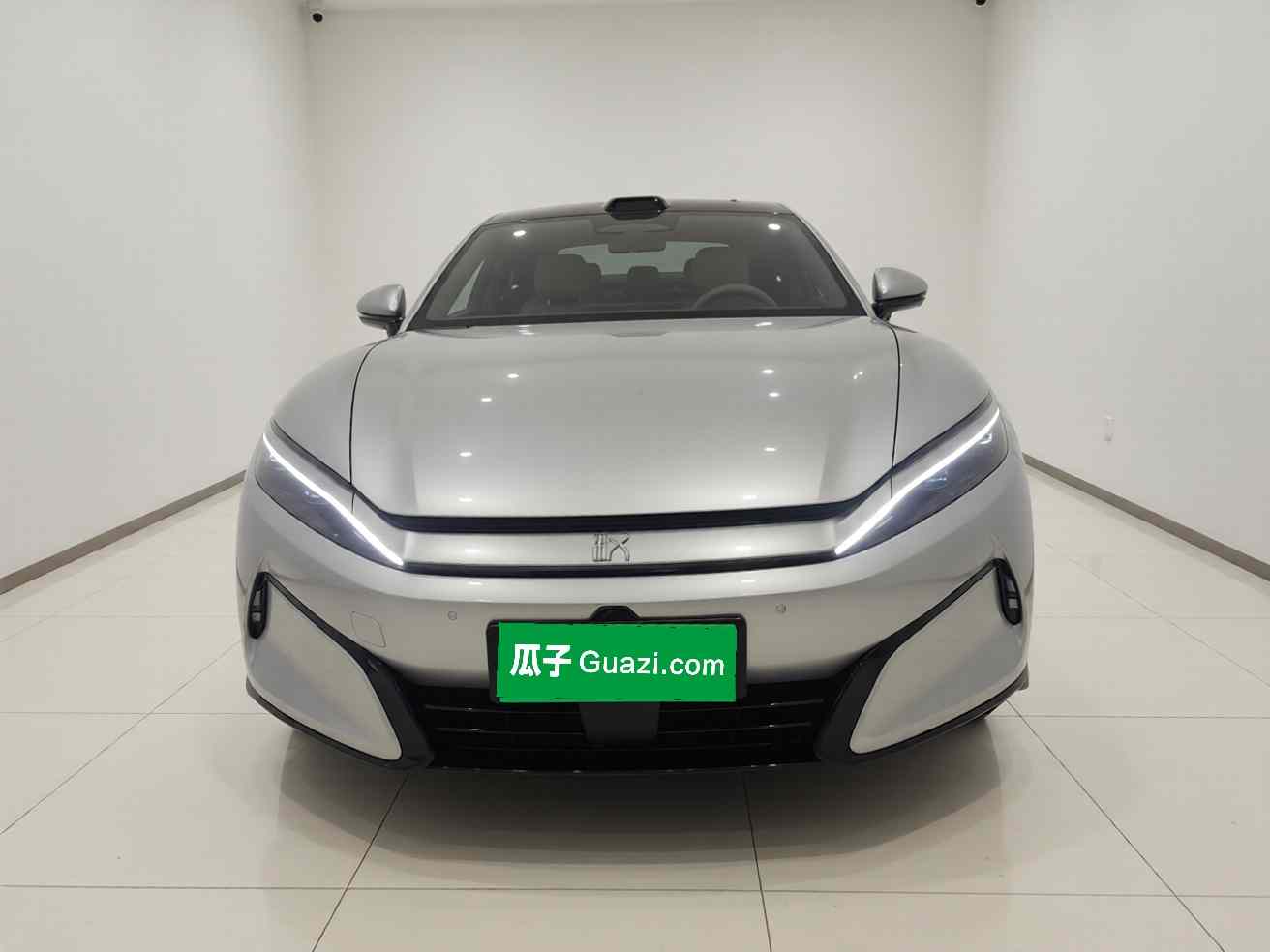 比亚迪 汉L 2025款 EV 四驱激光雷达旗舰型(1)