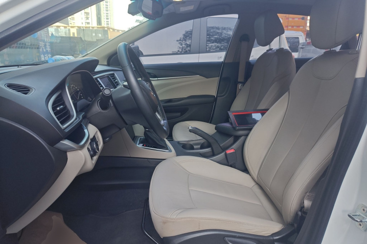 别克 英朗 2019款 15T 双离合互联精英型 国VI中控内饰19