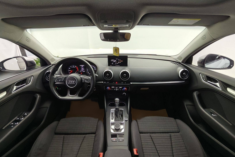 奥迪A3 2017款 Limousine 40 TFSI 运动型中控内饰7006