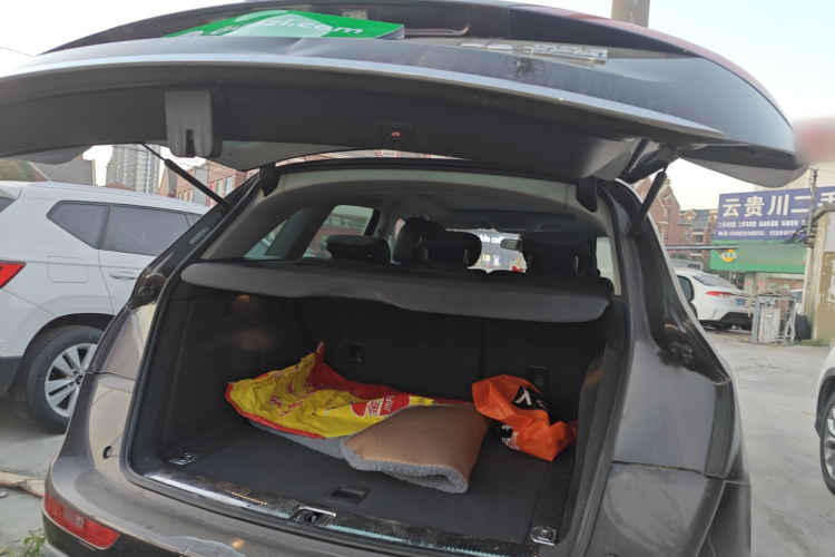 奥迪Q5 2016款 40 TFSI 进取型机舱底盘23