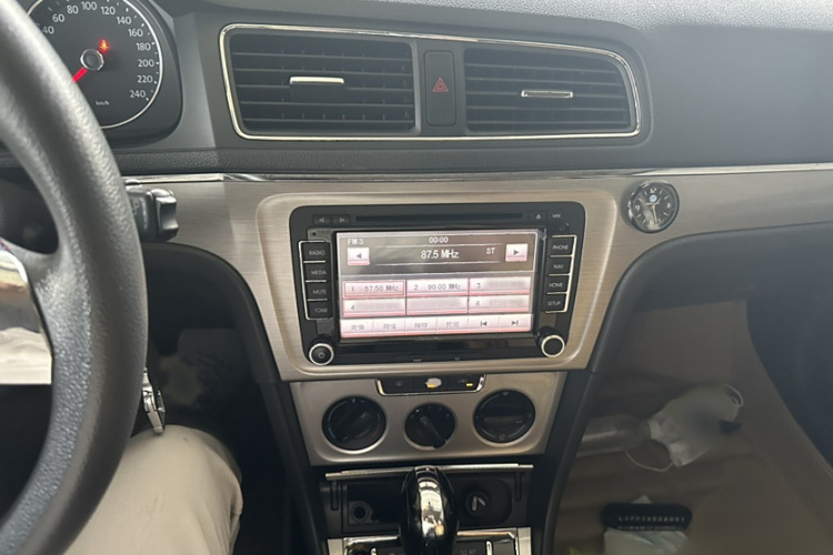 大众 朗行 2013款 1.6L 自动舒适型中控内饰7003