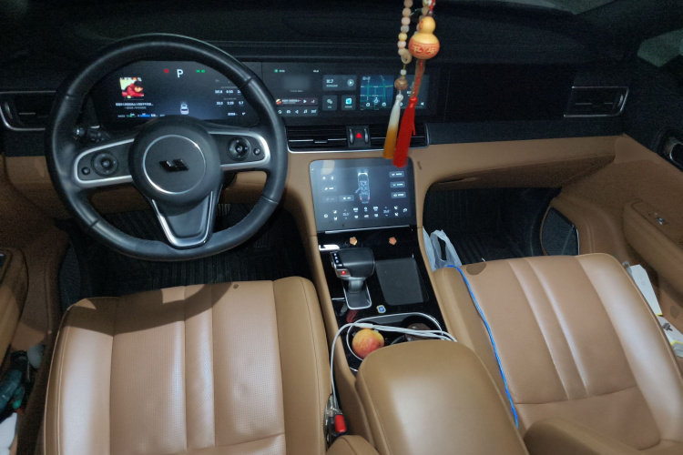 理想汽车 理想ONE 2020款 增程6座版中控内饰12