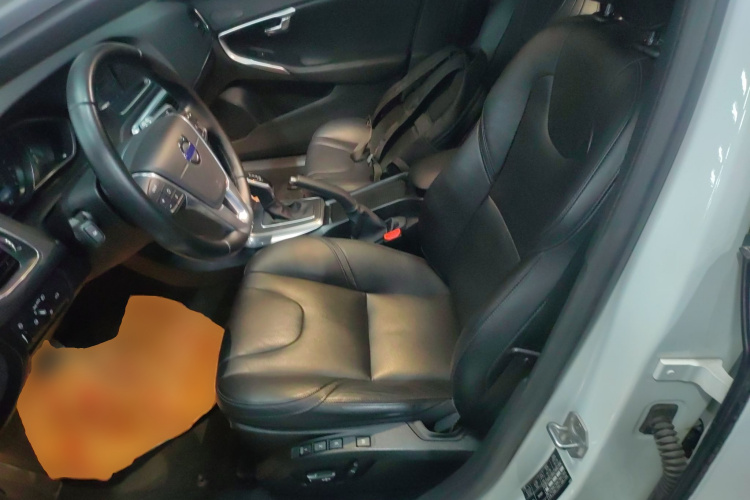 沃尔沃V40 2016款 T3 智逸版中控内饰19