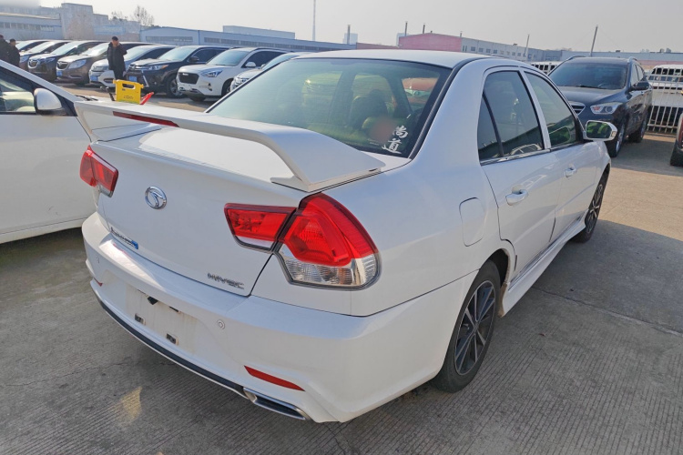 东南 V3菱悦 2015款 1.5L 手动风采版车身外观7