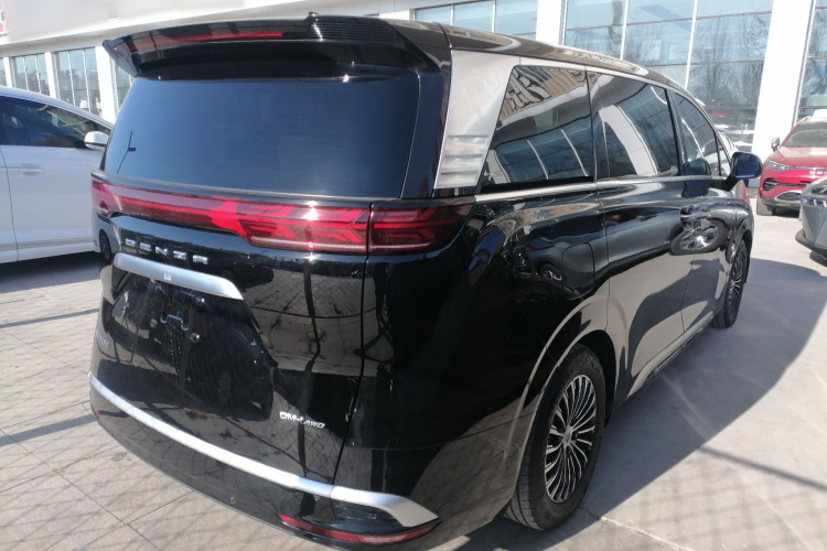 腾势D9 2022款 DM-i 970 四驱旗舰型车身外观7