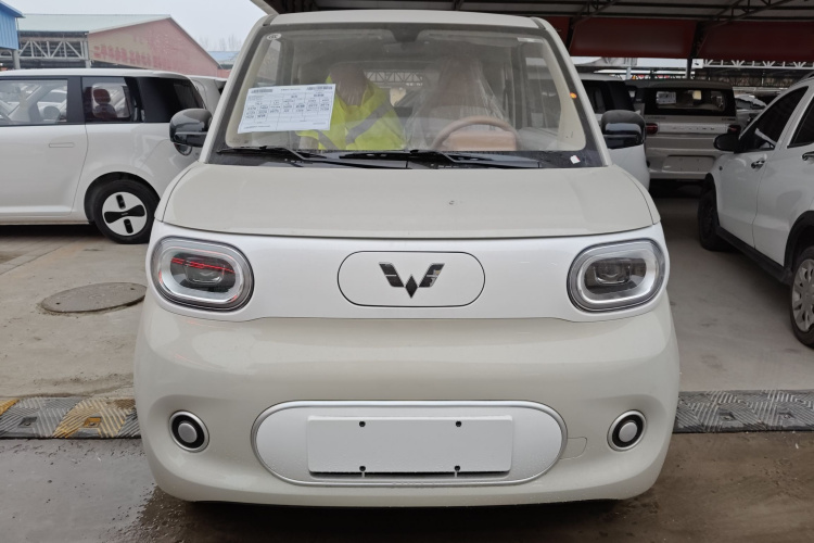 五菱汽车 宏光MINIEV 2024款 第三代 215km 青春版车身外观2