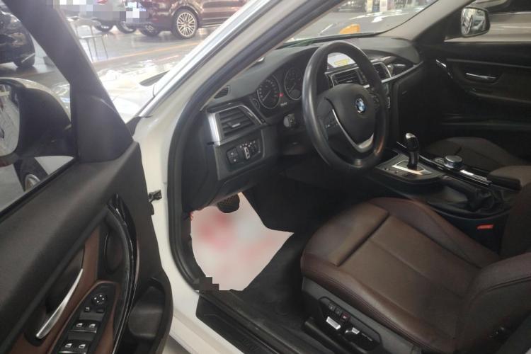 宝马3系 2019款 320Li 时尚型中控内饰20