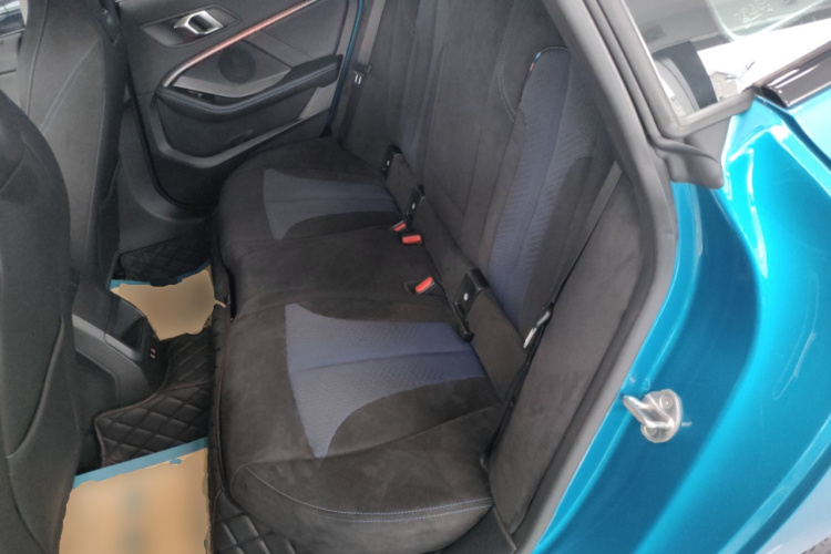 宝马2系(进口) 2021款 225i 四门轿跑车 M运动曜夜套装中控内饰21