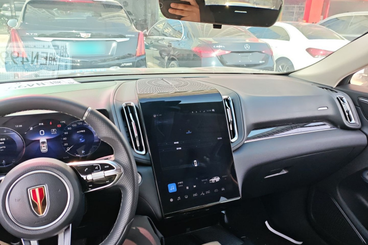 红旗HS3 2023款 1.5T 两驱善为版中控内饰12