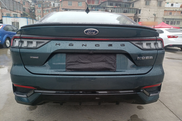 福特 蒙迪欧 2023款 1.5T E-混动 ST-Line车身外观6