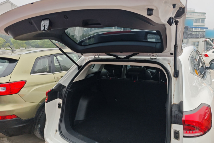 哈弗H6 2021款 国潮版 1.5GDIT 自动冠军版机舱底盘23