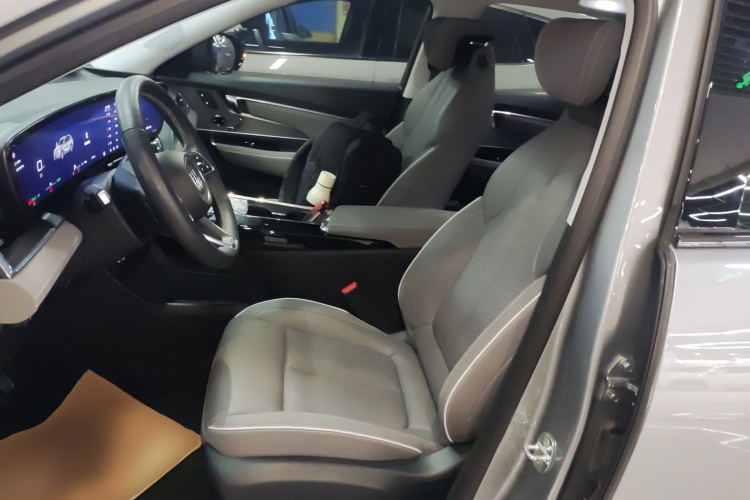 别克E5 2023款 臻享标准续航版中控内饰19