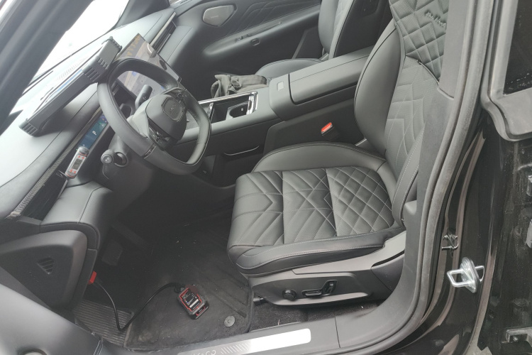 领克10 EM-P 2025款 120四驱Ultra局部细节19