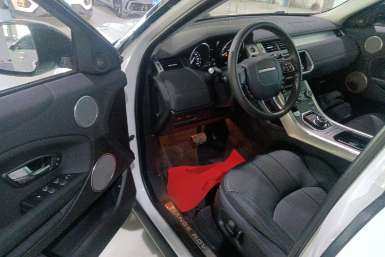 路虎 揽胜极光 2018款 240PS SE 智耀版中控内饰7003