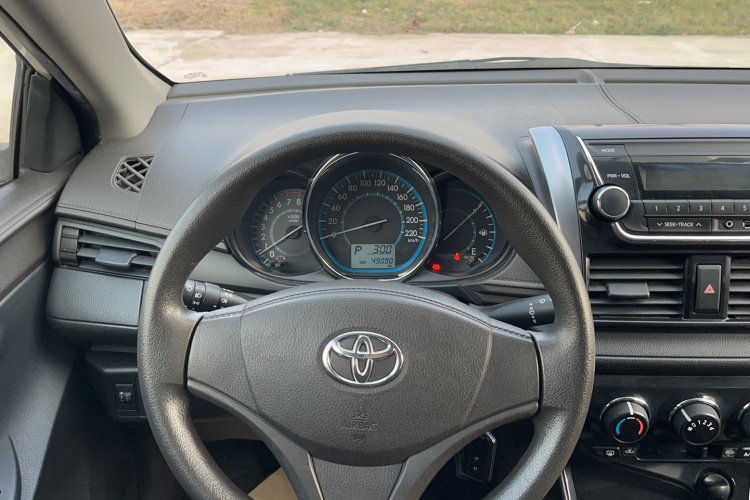 丰田 威驰 2014款 1.5L 自动智臻版局部细节14