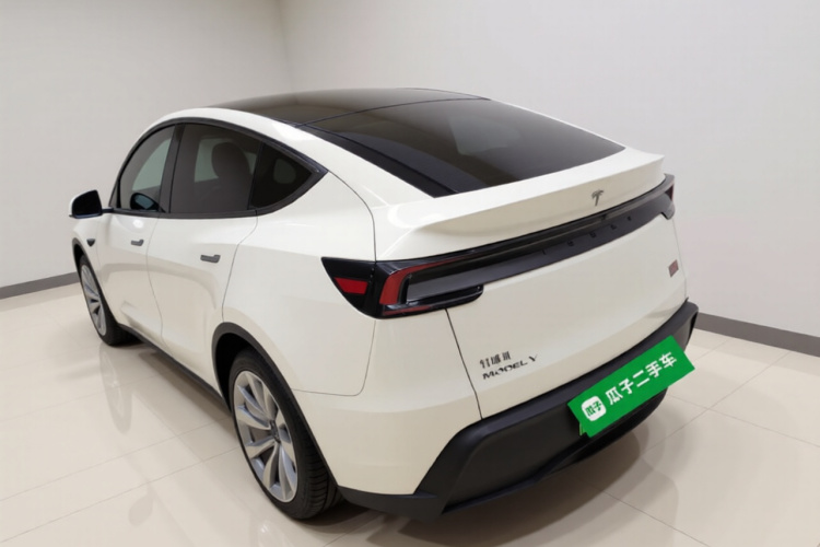特斯拉 Model Y 2025款 后轮驱动 首发版车身外观5