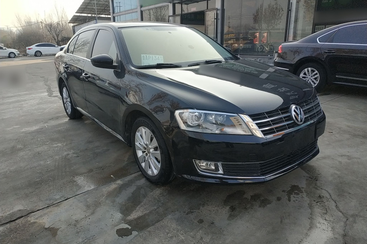 大众 朗逸 2013款 改款经典 1.6L 手动舒适版车身外观3