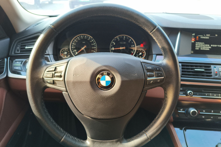 宝马5系 2014款 525Li 领先型中控内饰13