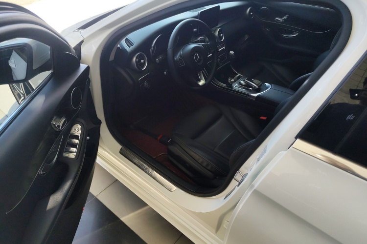 奔驰C级(进口) 2018款 C 200 旅行轿车中控内饰20