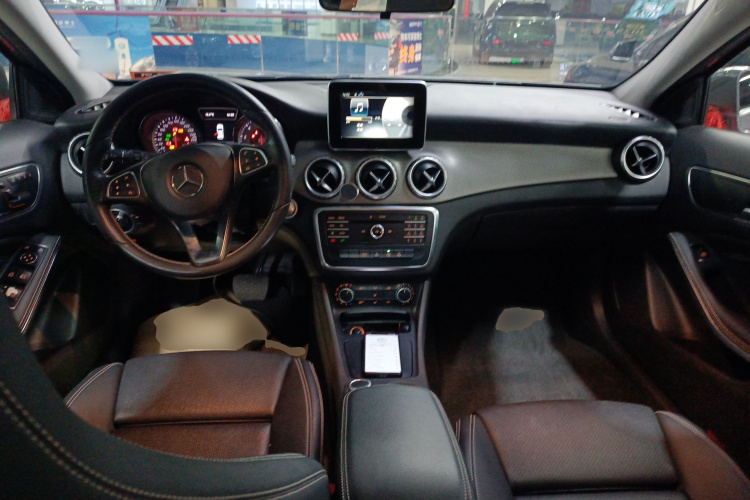 奔驰GLA 2016款 GLA 200 动感型中控内饰7002