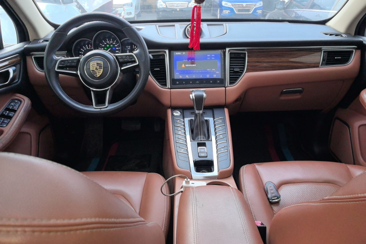 众泰SR9 2017款 2.0T 自动极致之心版中控内饰7002