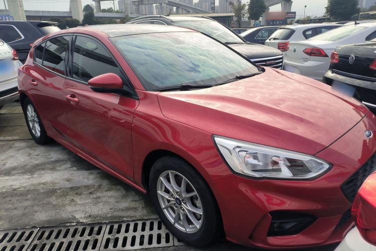 福特 福克斯 2020款 两厢 EcoBoost 180 自动锋潮型车身外观3