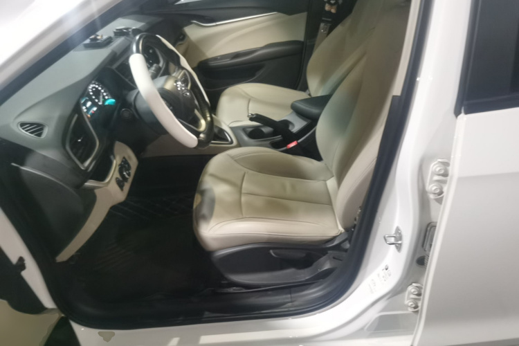 别克 英朗 2019款 15T 双离合互联精英型 国VI中控内饰19