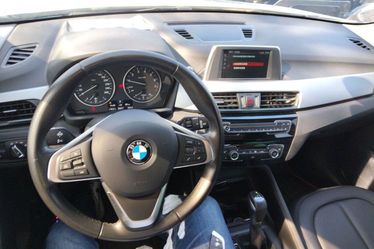 宝马X1 2018款 sDrive20Li 领先型中控内饰12