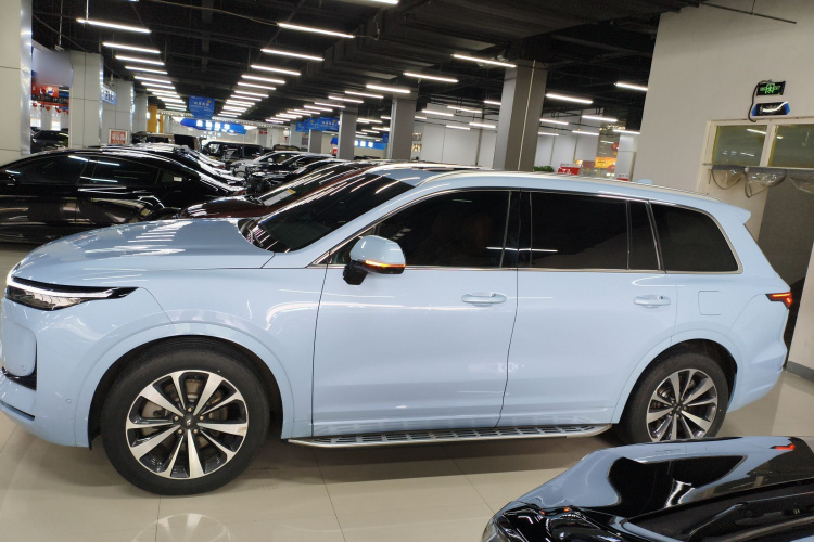 理想汽车 理想ONE 2020款 增程6座版车身外观4