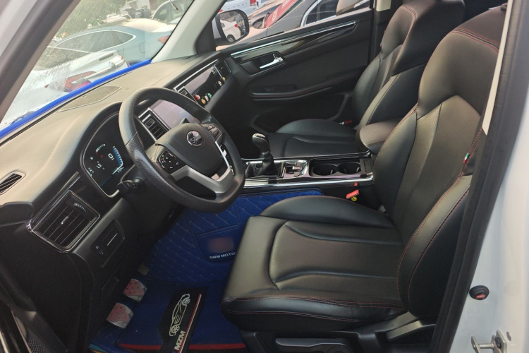 SWM斯威汽车 SWM斯威G05 2019款 2.0L 手动豪华型中控内饰19