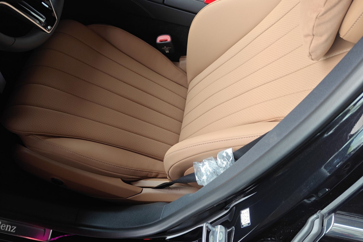 奔驰E级 2025款 改款 E 300 L 豪华型中控内饰19