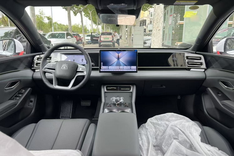 比亚迪 秦L 2025款 DM-i 智驾版 80KM领先型中控内饰7001
