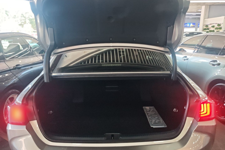 雷克萨斯ES 2021款 200 卓越版机舱底盘23