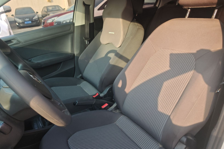 大众 桑塔纳 2021款 1.5L 手动风尚版中控内饰19