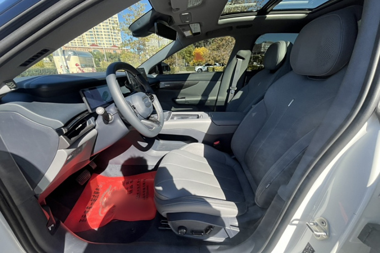 领克07 2024款 EM-P 126长续航 Ultra中控内饰7002