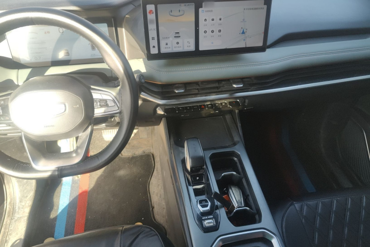 吉利汽车 豪越L 2023款 2.0T DCT尊贵型中控内饰7002