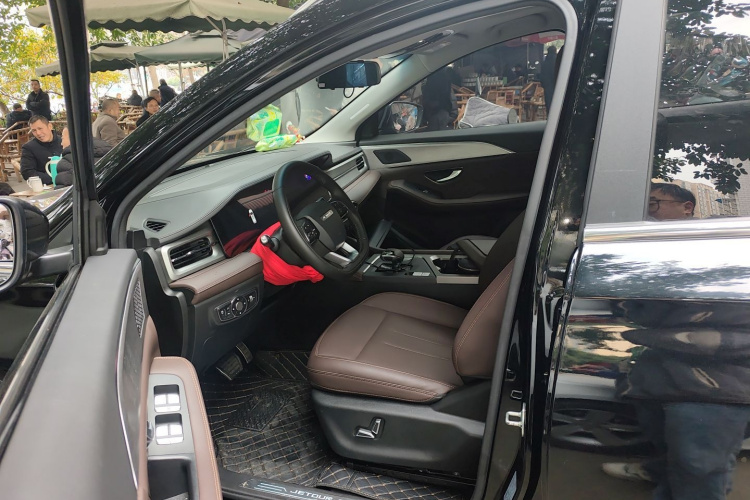 捷途X95 2024款 1.6T DCT时代版 7座中控内饰19
