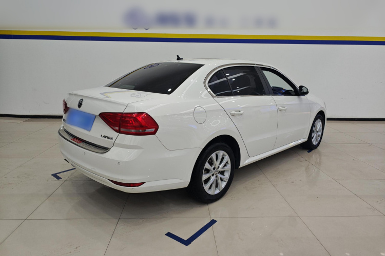 大众 朗逸 2017款 1.6L 手动舒适版车身外观7