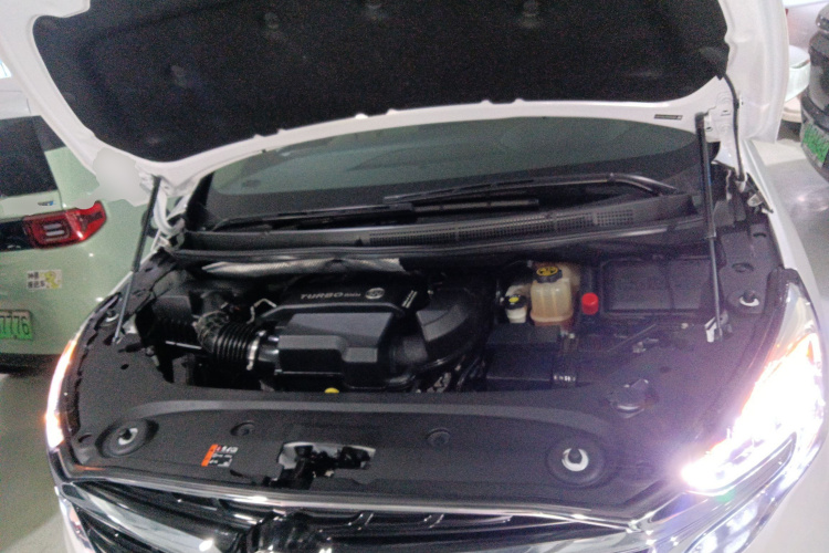 别克GL8 2022款 ES陆尊 653T 舒适型机舱底盘24