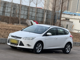 福特 福克斯 2012款 两厢 1.6L 手动风尚型